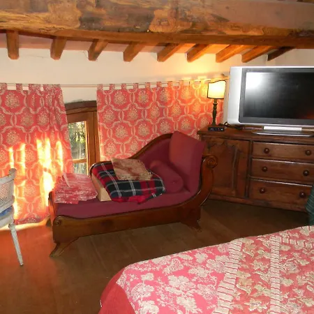 Holiday home Dimora Le Camelie Migliarino Pisano